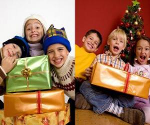 Puzzle Παιδιά με Χριστουγεννιάτικα δώρα